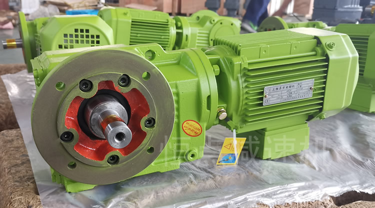 KF37系列減速機 輸入配電機 輸出單軸+法蘭 綠色油漆 實物圖
