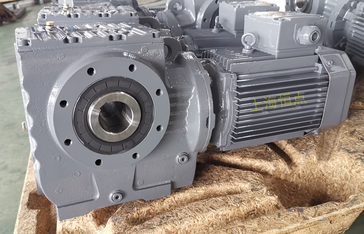 SA77系列減速機輸入配電機，輸出通孔，常用件實物圖