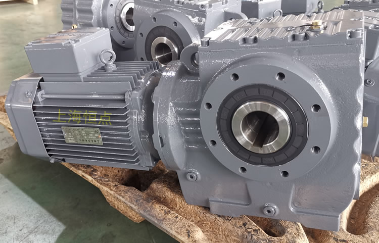 SA77系列減速機輸入配電機，輸出通孔，常用件實物圖